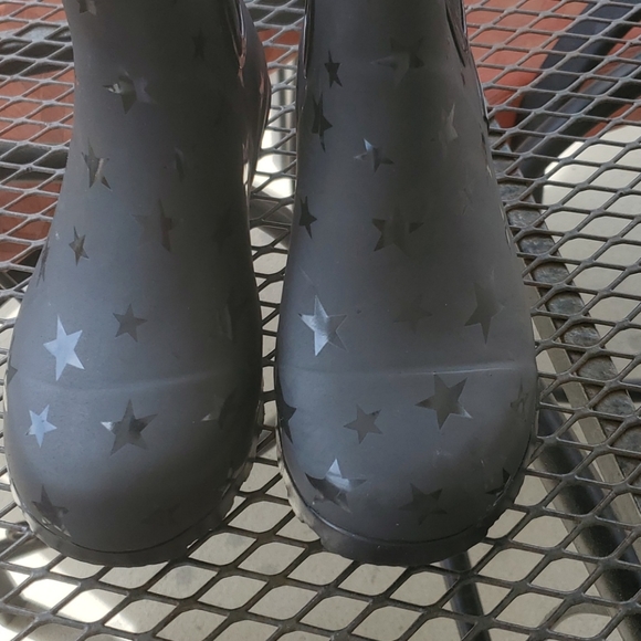 Kushyshoo Women's Black Ankle Rain Boots - Picture 2 of 8